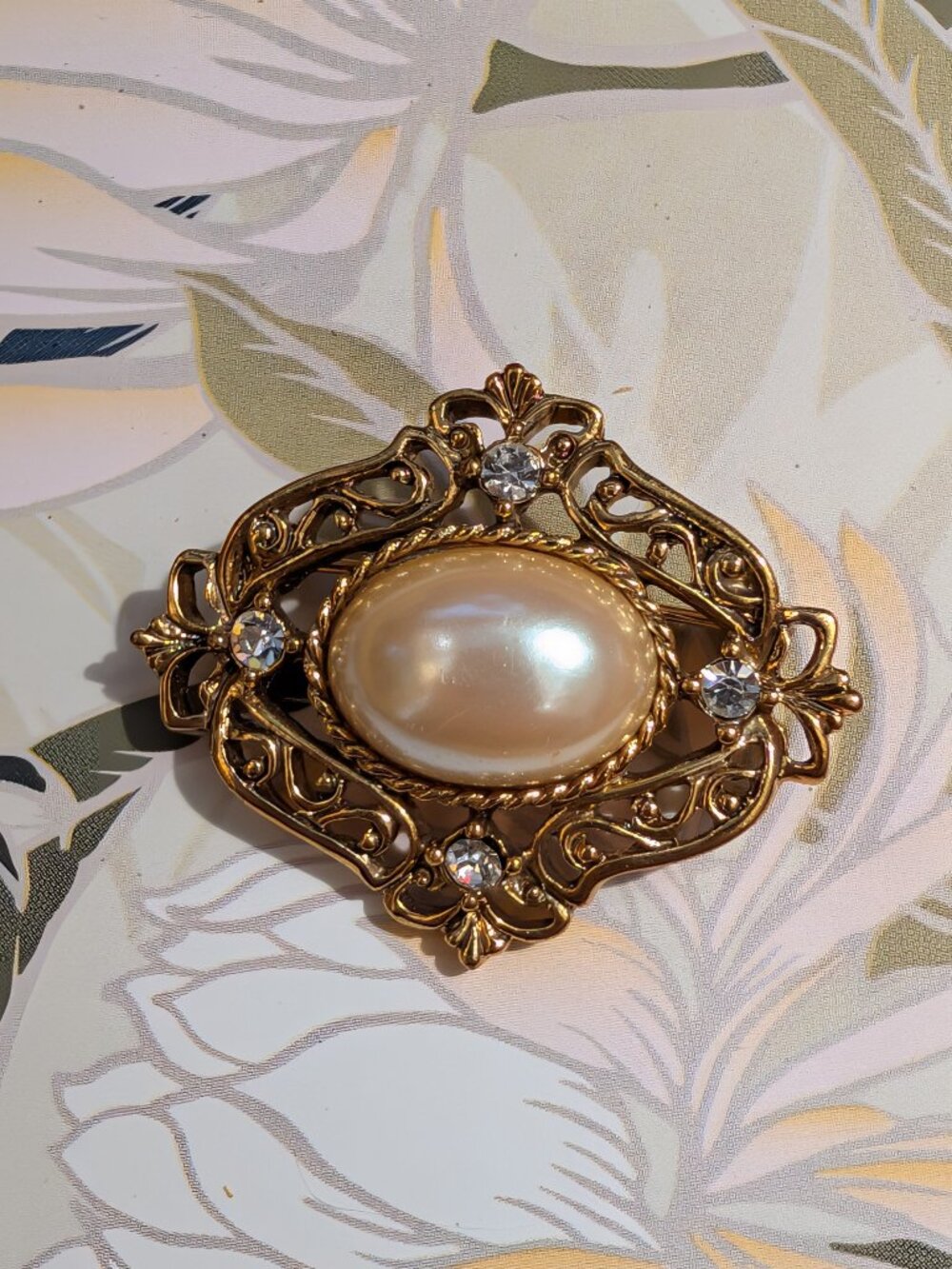 Vintage gold tone Florentine Scrollwork Brooch with Pearl & Rhinestones